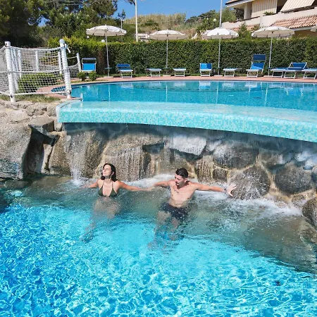 Scoglio Del Leone Szálloda Zambrone