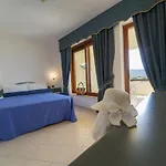 Ξενοδοχείο Scoglio Del Leone 4*