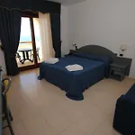 Ξενοδοχείο Scoglio Del Leone 4*