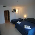 Scoglio Del Leone Ξενοδοχείο 4*