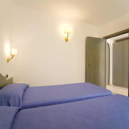 מלון Scoglio Del Leone 4*