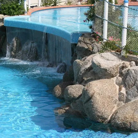 Отель Scoglio Del Leone 4*